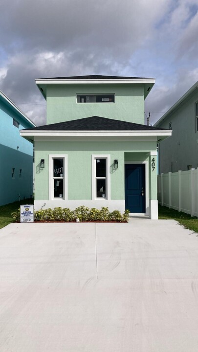 407 NW 12th Ave in Boynton Beach, FL - Building Photo