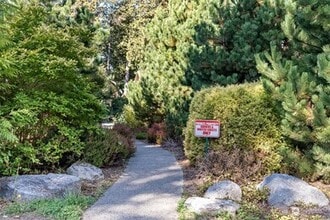 1182 Hughes Ave in Blaine, WA - Building Photo - Building Photo