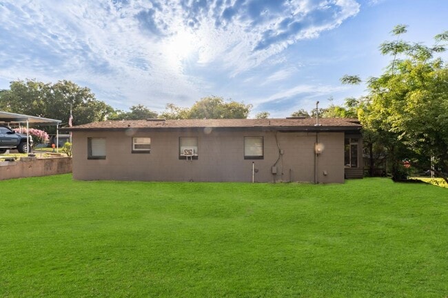 111 Isabel St in Minneola, FL - Building Photo - Building Photo