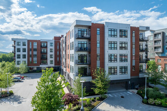 The Village at Valley Forge in King of Prussia, PA - Foto de edificio - Building Photo