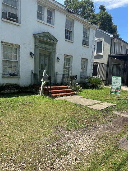 1947 Richmond Ave. in Houston, TX - Building Photo