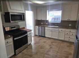 619 W 15th St in Antioch, CA - Building Photo