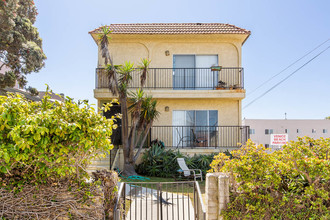 18 Sunset Ave in Venice, CA - Building Photo - Primary Photo