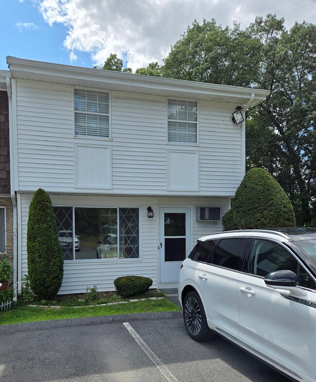 property at 945 Riverside Dr