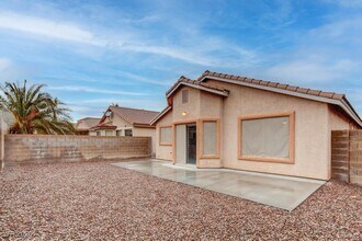 4899 Lunetto Ave in Las Vegas, NV - Building Photo - Building Photo