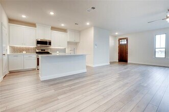 13027 Makers Dr in Frisco, TX - Building Photo - Building Photo