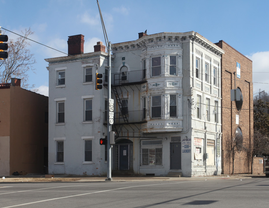 1702 Central Pkwy in Cincinnati, OH - Building Photo