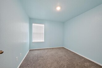 596 Wyatt Wy in Jarrell, TX - Building Photo - Building Photo