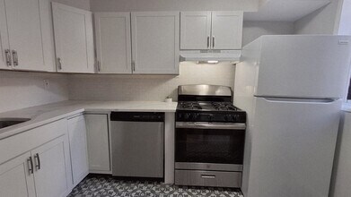 330 Hudson St-Unit -1 in Hoboken, NJ - Building Photo - Building Photo