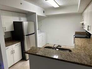 9625 NW 1st Ct, Unit 103 in Pembroke Pines, FL - Building Photo - Building Photo