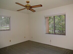 18 Black Alder Dr in Palm Coast, FL - Building Photo - Building Photo