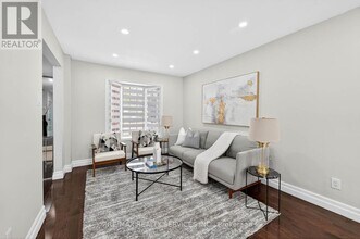 55 McGraw Ave in Brampton, ON - Building Photo - Building Photo