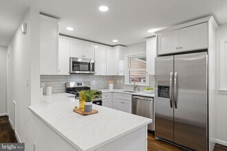 2711 Groveton St in Alexandria, VA - Building Photo - Building Photo