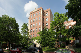 Ivy Tower in Chicago, IL - Building Photo - Building Photo