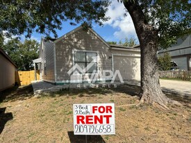 4135 Sunrise Glade Dr in San Antonio, TX - Building Photo