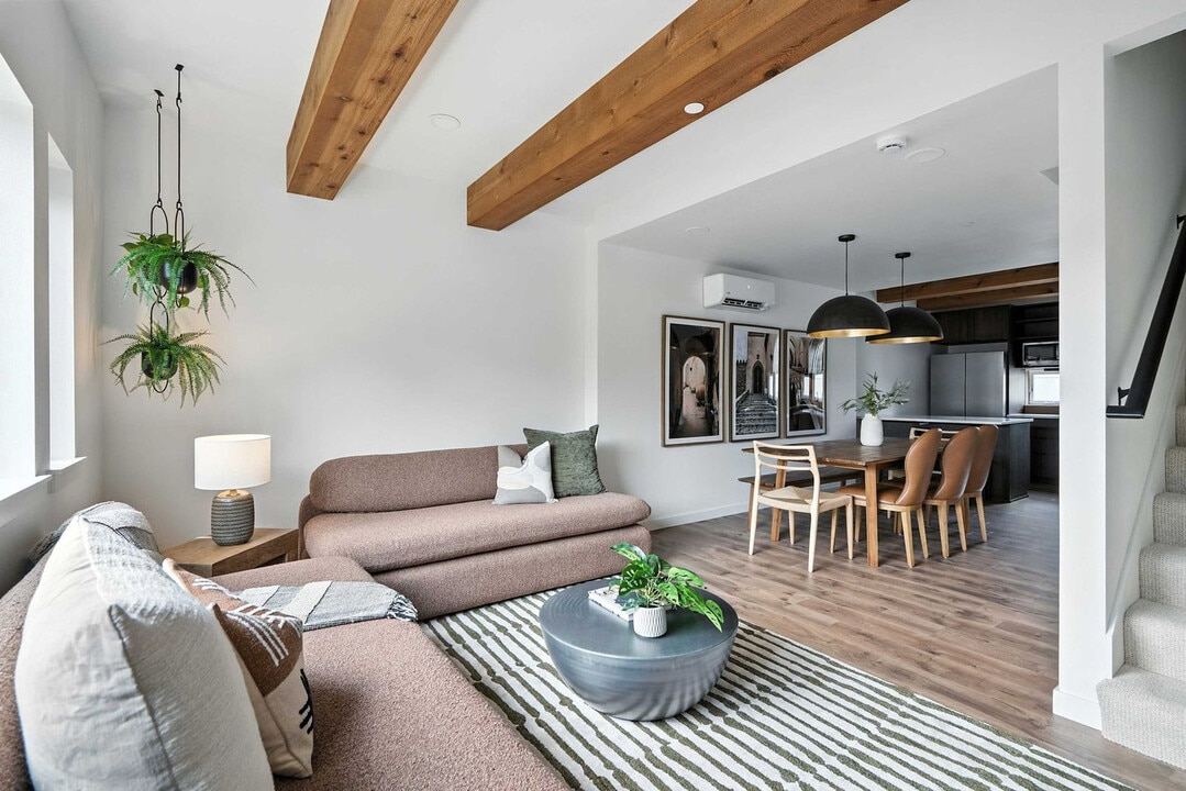 925 NE 23rd Ave-Unit -ID1309874P in Portland, OR - Building Photo