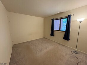 1 Gray Rock Dr in Vernon, NJ - Building Photo - Building Photo