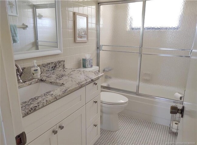 5211 SE Sea Island Way in Stuart, FL - Building Photo - Building Photo