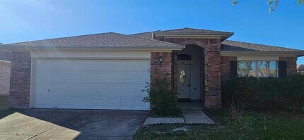 7402 Spring Creek Cir in Baytown, TX - Building Photo - Building Photo