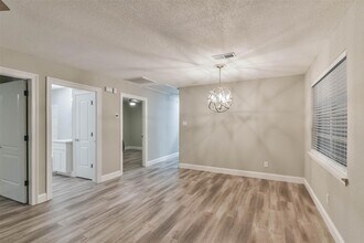 704 E 37th St in Houston, TX - Building Photo - Building Photo