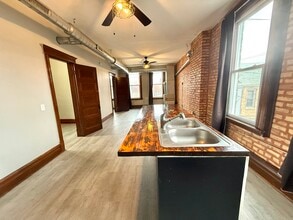 2141 S Marshall Blvd in Chicago, IL - Building Photo - Building Photo