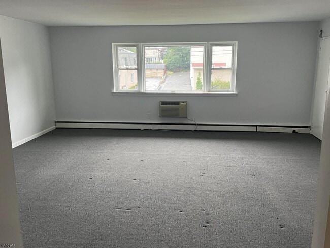 365 Bloomfield Ave in Verona, NJ - Building Photo - Building Photo