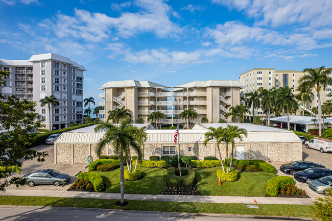 The Breakers in Naples, FL - Building Photo - Building Photo