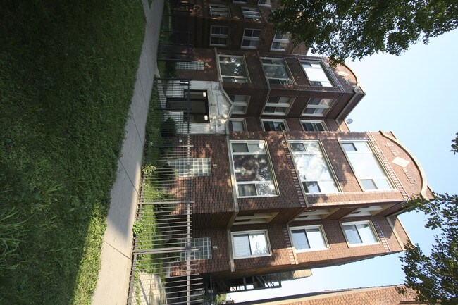 6716-6718 S Clyde Ave in Chicago, IL - Building Photo - Building Photo