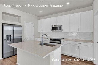 18088 W Sand Hls Dr in Surprise, AZ - Building Photo - Building Photo