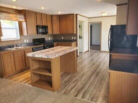 100 Quail Ct in Grand Blanc, MI - Building Photo