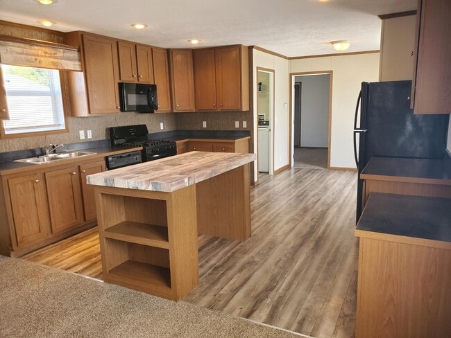 property at 100 Quail Ct