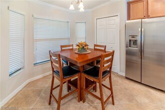 9521 Avellino Wy in Naples, FL - Foto de edificio - Building Photo