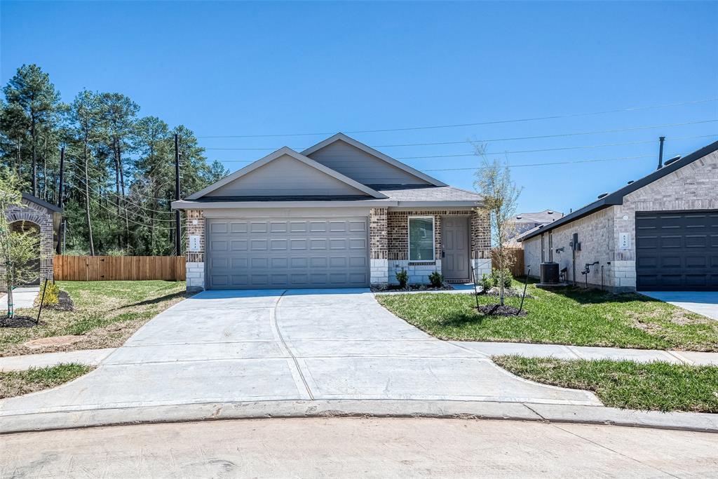 5734 Avalon Woods Dr in Spring, TX - Building Photo