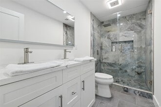 10 Sagamore Rd in Hampton Bays, NY - Building Photo - Building Photo