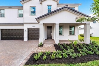 6843 Cobia Cir in Boynton Beach, FL - Foto de edificio - Building Photo