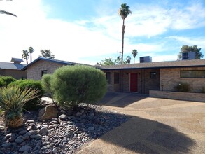 3008 Burton Ave in Las Vegas, NV - Building Photo - Building Photo