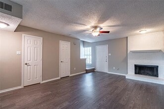 400 Cambridge Dr in Saginaw, TX - Building Photo - Building Photo