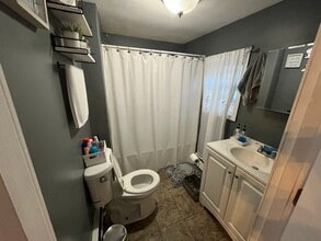 11 Orchard St, Unit 1 in Haverhill, MA - Foto de edificio - Building Photo