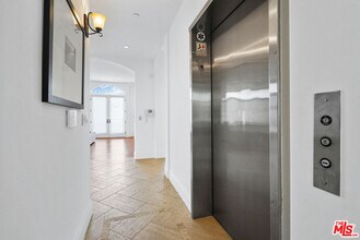 420 S Hamel Rd in Los Angeles, CA - Building Photo - Building Photo