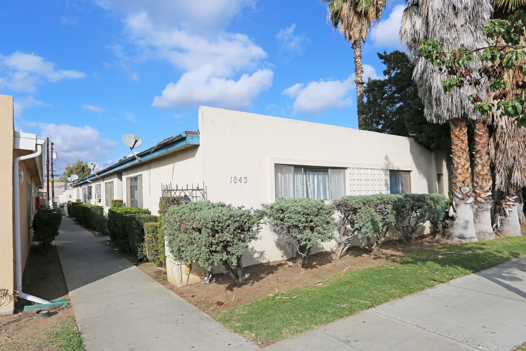 1843 E Wilson Ave in Orange, CA - Foto de edificio