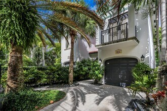 2615 Lincoln Ave in Miami, FL - Building Photo - Building Photo