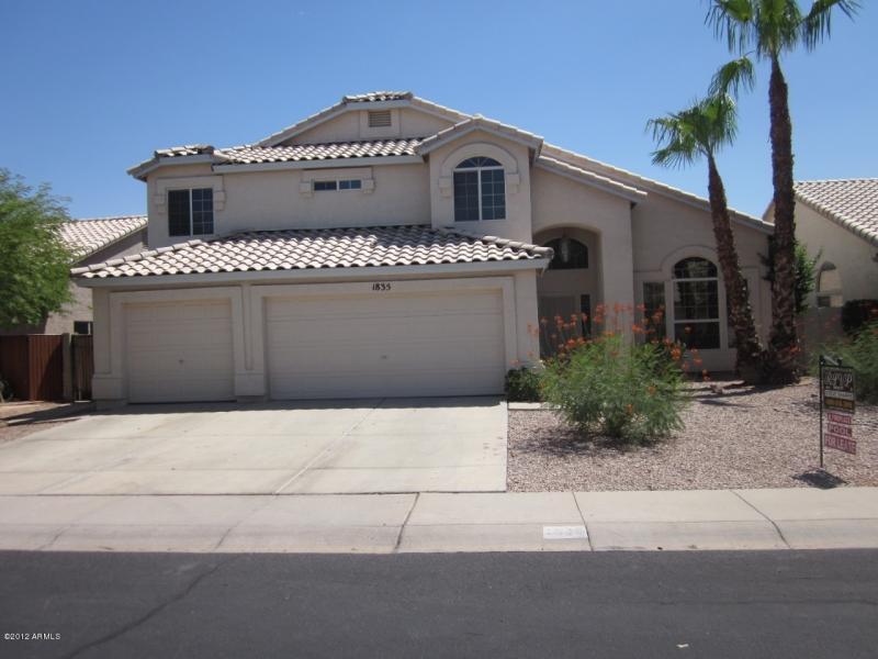 1835 W Leah Ln in Gilbert, AZ - Building Photo