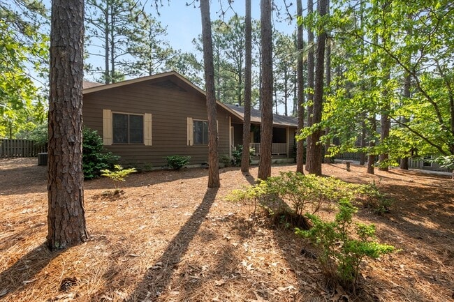 4 Prichard Ln in Pinehurst, NC - Building Photo - Building Photo