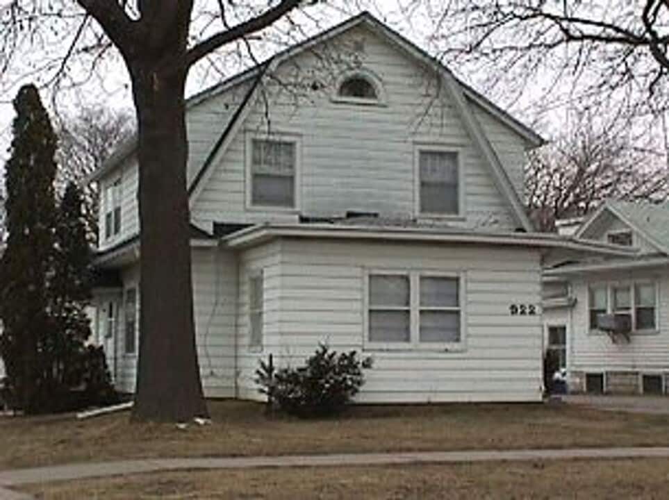4 Valley Ave in Iowa City, IA - Foto de edificio