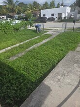 1951 NW 49th St in Miami, FL - Building Photo - Building Photo