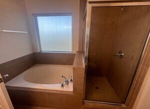 332 Kahlo Loop in Laredo, TX - Building Photo - Building Photo