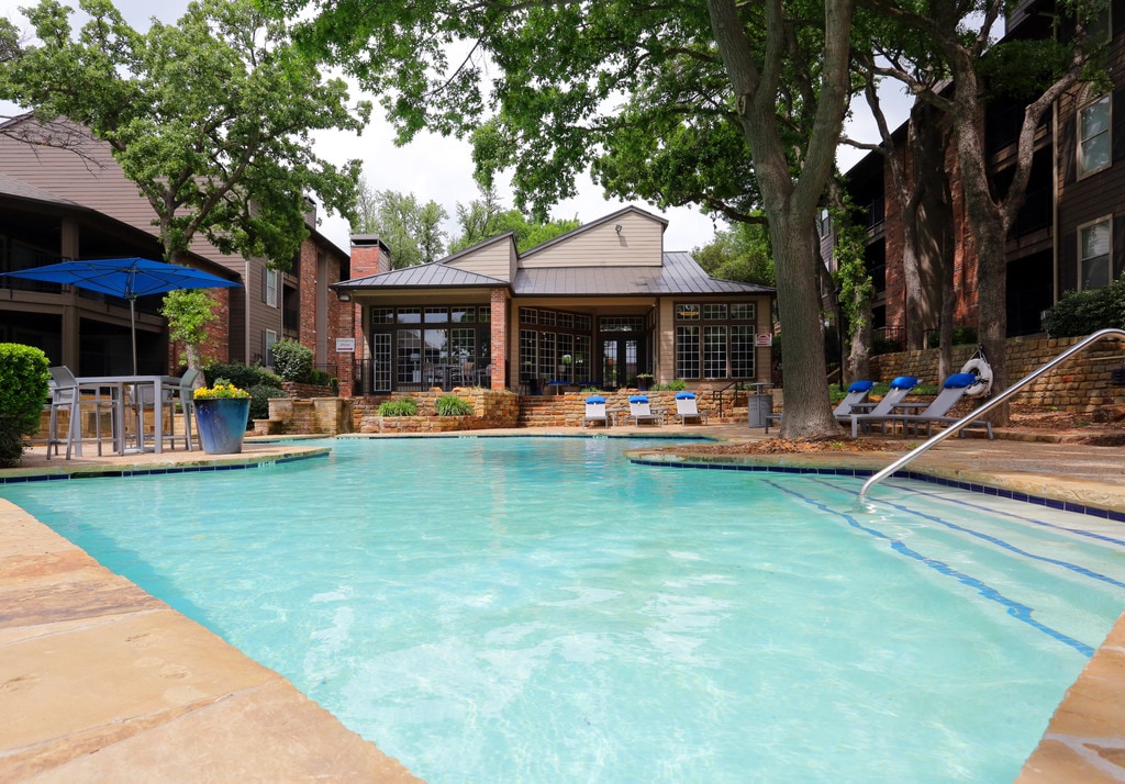 Post Oak Place Apartments in Euless, TX