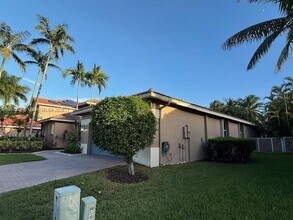 1825 Victoria Pointe Cir in Weston, FL - Building Photo - Building Photo