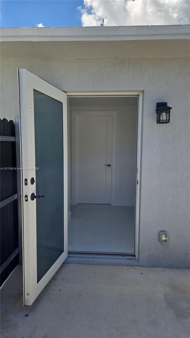 property at 511 W 16th St