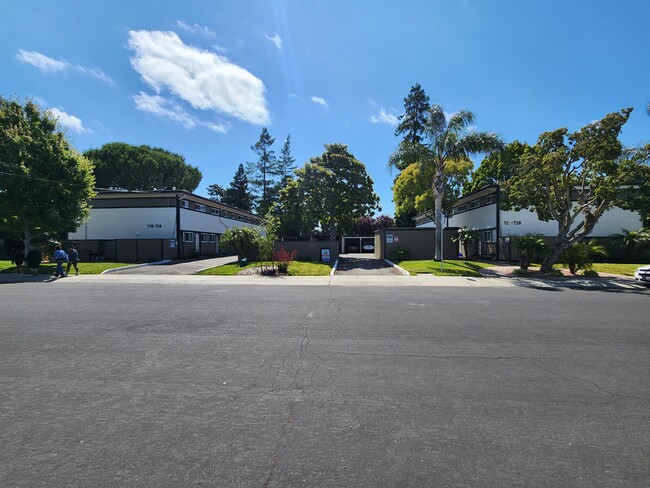 720-738 Sutter Ave in Palo Alto, CA - Building Photo - Building Photo